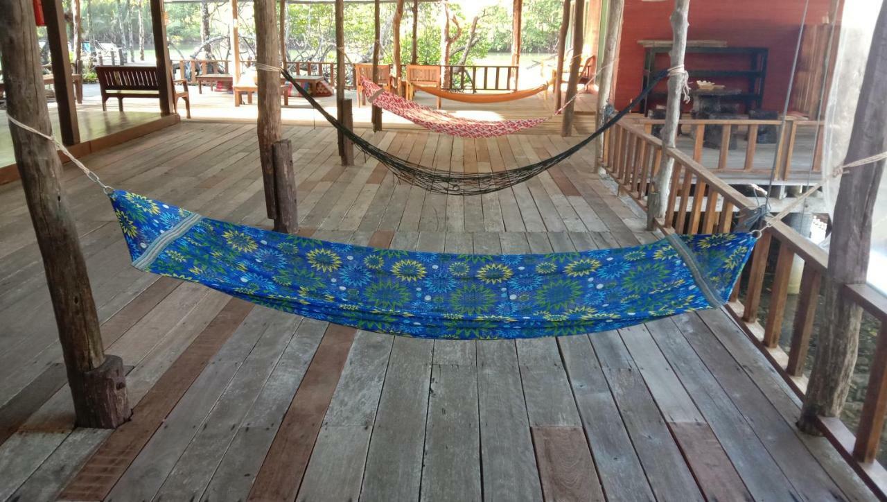 Ta Yai Homestay  Ko Kut ภายนอก รูปภาพ
