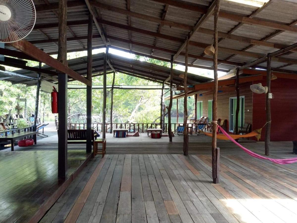 Ta Yai Homestay  Ko Kut ภายนอก รูปภาพ