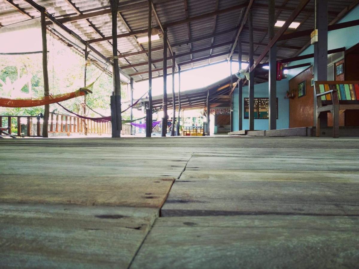 Ta Yai Homestay  Ko Kut ภายนอก รูปภาพ