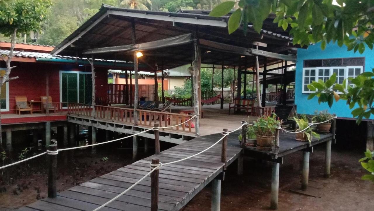 Ta Yai Homestay  Ko Kut ภายนอก รูปภาพ